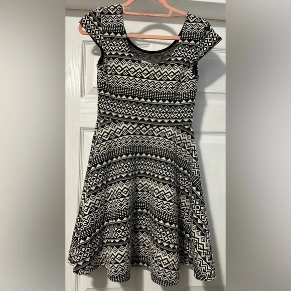 Mossimo Tribal Aztec Print Fit and Flare Dress, Size Small - Picture 6 of 6